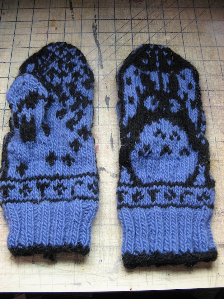 totoro-mittens-after-drying.jpg